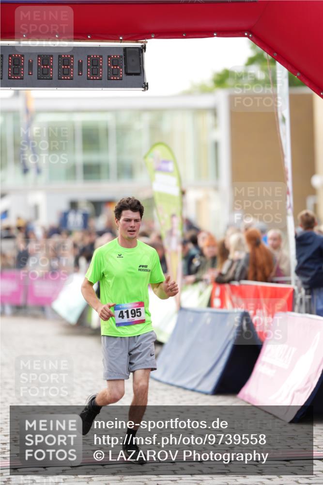 12.06.2026 - Holstenköstenlauf LAZAROV Photography http://msf.ph/oto/9739558 12.06.2026 19:43:04 Laufen 3046, 3420, 3555, 3748, 4195 meine-sportfotos.de
