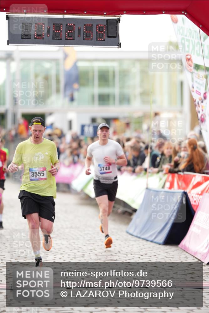 12.06.2026 - Holstenköstenlauf LAZAROV Photography http://msf.ph/oto/9739566 12.06.2026 19:42:58 Laufen 3046, 3420, 3555, 3748, 4570 meine-sportfotos.de