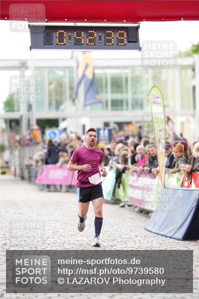12.06.2026 - Holstenköstenlauf LAZAROV Photography http://msf.ph/oto/9739580 12.06.2026 19:42:38 Laufen 3210, 3294, 4614 meine-sportfotos.de