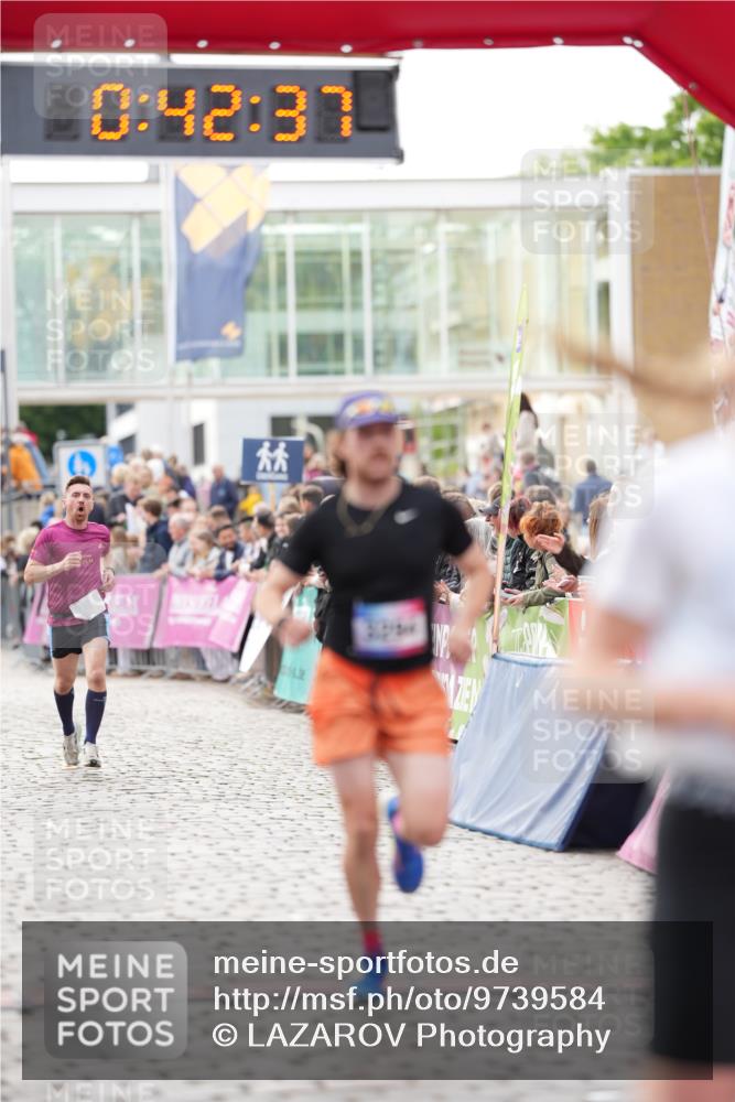 12.06.2026 - Holstenköstenlauf LAZAROV Photography http://msf.ph/oto/9739584 12.06.2026 19:42:36 Laufen 3210, 3294, 4614 meine-sportfotos.de