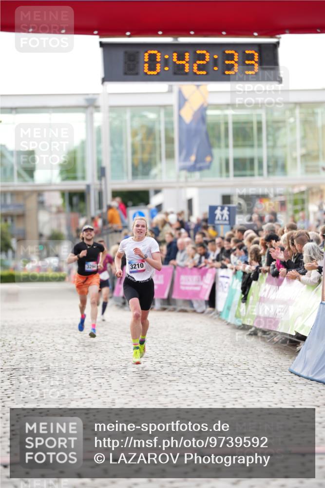 12.06.2026 - Holstenköstenlauf LAZAROV Photography http://msf.ph/oto/9739592 12.06.2026 19:42:33 Laufen 3210, 3294 meine-sportfotos.de