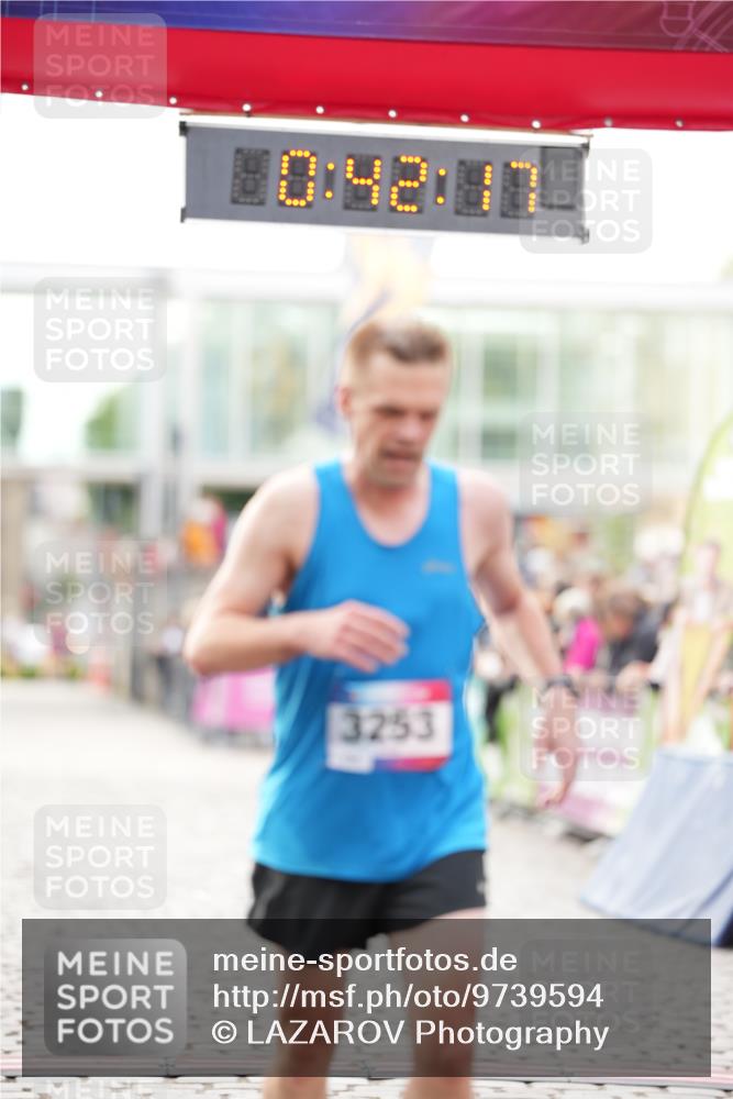 12.06.2026 - Holstenköstenlauf LAZAROV Photography http://msf.ph/oto/9739594 12.06.2026 19:42:16 Laufen 3253, 4932 meine-sportfotos.de