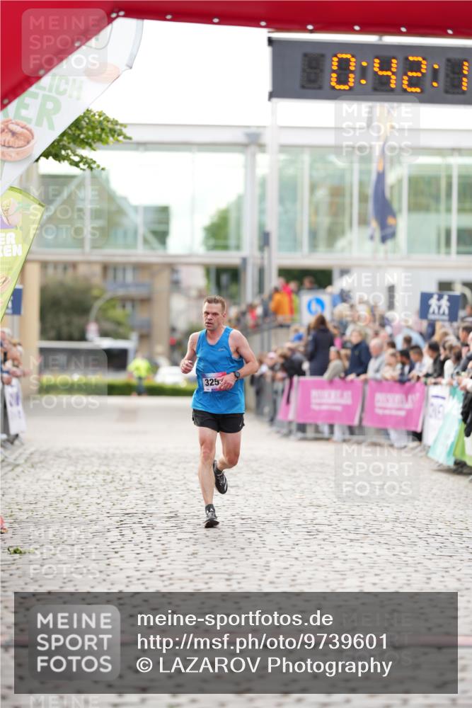 12.06.2026 - Holstenköstenlauf LAZAROV Photography http://msf.ph/oto/9739601 12.06.2026 19:42:12 Laufen 3253, 4932 meine-sportfotos.de
