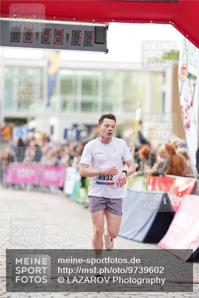 12.06.2026 - Holstenköstenlauf LAZAROV Photography http://msf.ph/oto/9739602 12.06.2026 19:42:10 Laufen 3253, 3680, 4932 meine-sportfotos.de