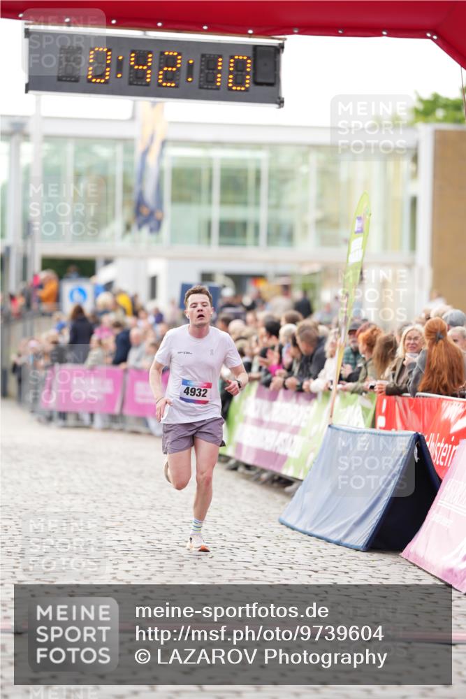 12.06.2026 - Holstenköstenlauf LAZAROV Photography http://msf.ph/oto/9739604 12.06.2026 19:42:09 Laufen 3680, 4932 meine-sportfotos.de