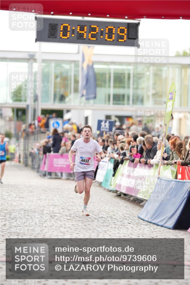 12.06.2026 - Holstenköstenlauf LAZAROV Photography http://msf.ph/oto/9739606 12.06.2026 19:42:08 Laufen 3680, 4932 meine-sportfotos.de