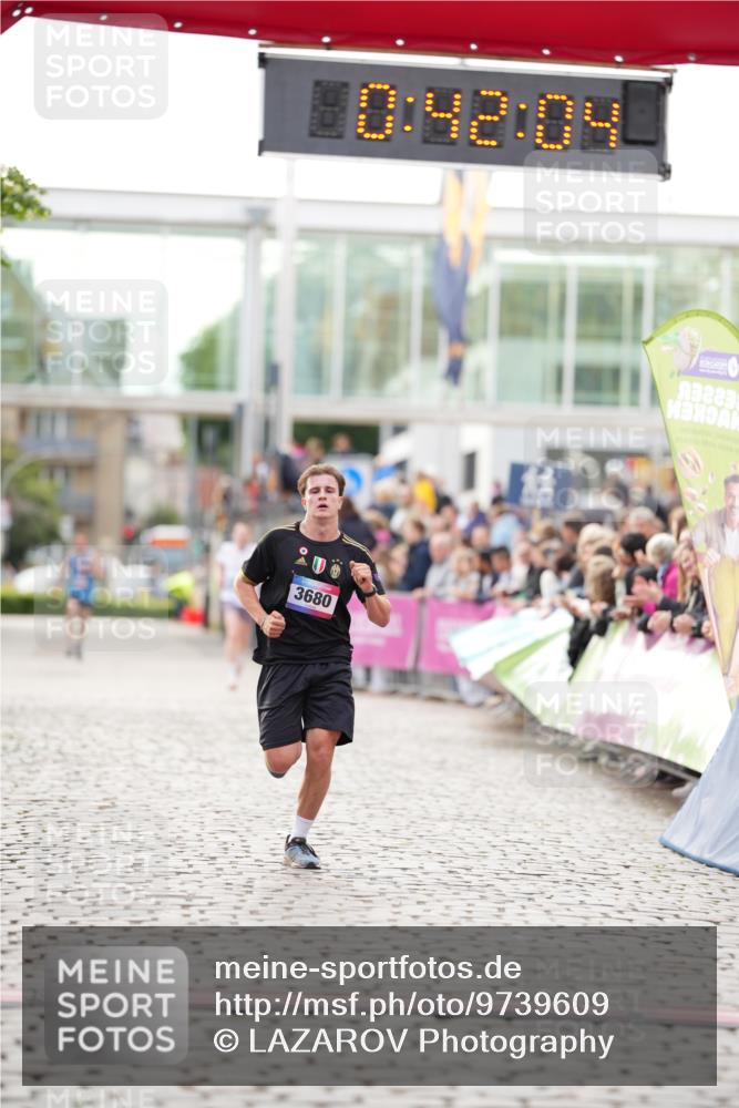12.06.2026 - Holstenköstenlauf LAZAROV Photography http://msf.ph/oto/9739609 12.06.2026 19:42:03 Laufen 3680 meine-sportfotos.de