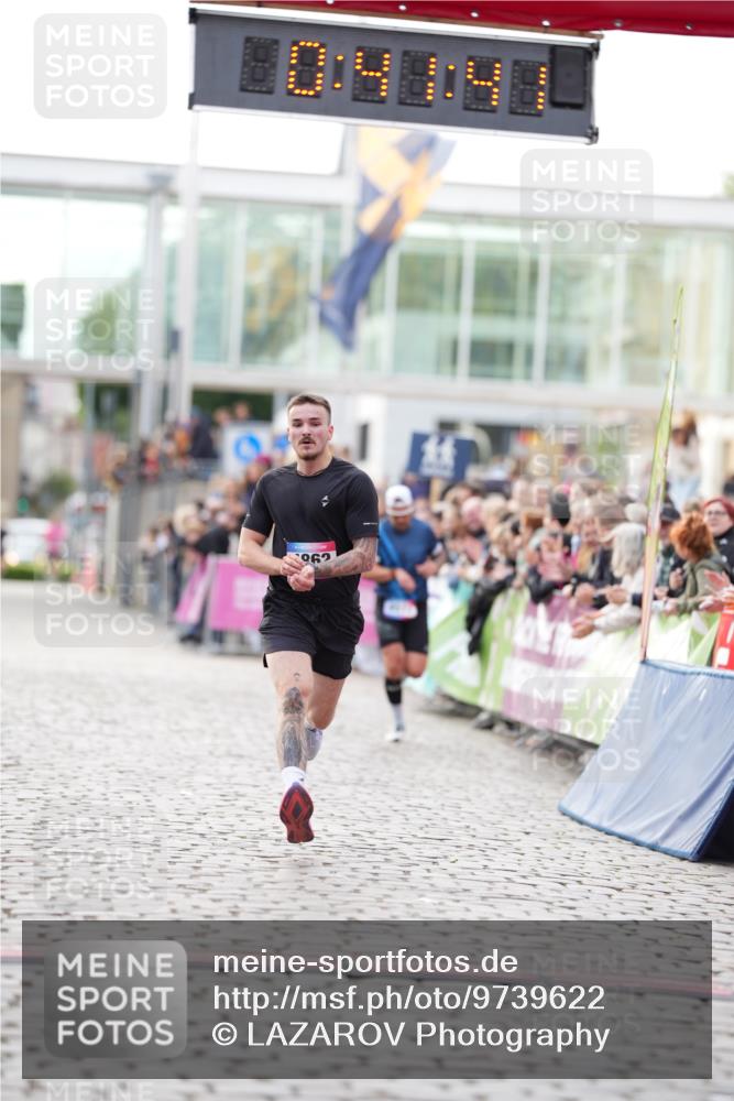 12.06.2026 - Holstenköstenlauf LAZAROV Photography http://msf.ph/oto/9739622 12.06.2026 19:41:40 Laufen 4239, 4511, 4862 meine-sportfotos.de