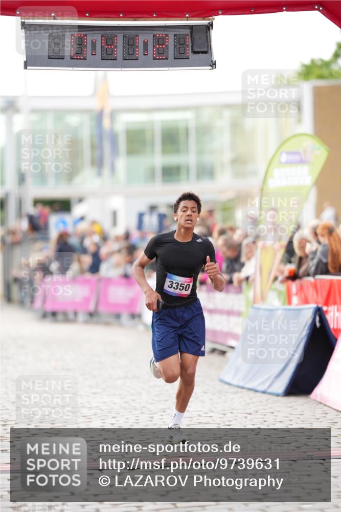 12.06.2026 - Holstenköstenlauf LAZAROV Photography http://msf.ph/oto/9739631 12.06.2026 19:41:20 Laufen 3075, 3235, 3350 meine-sportfotos.de