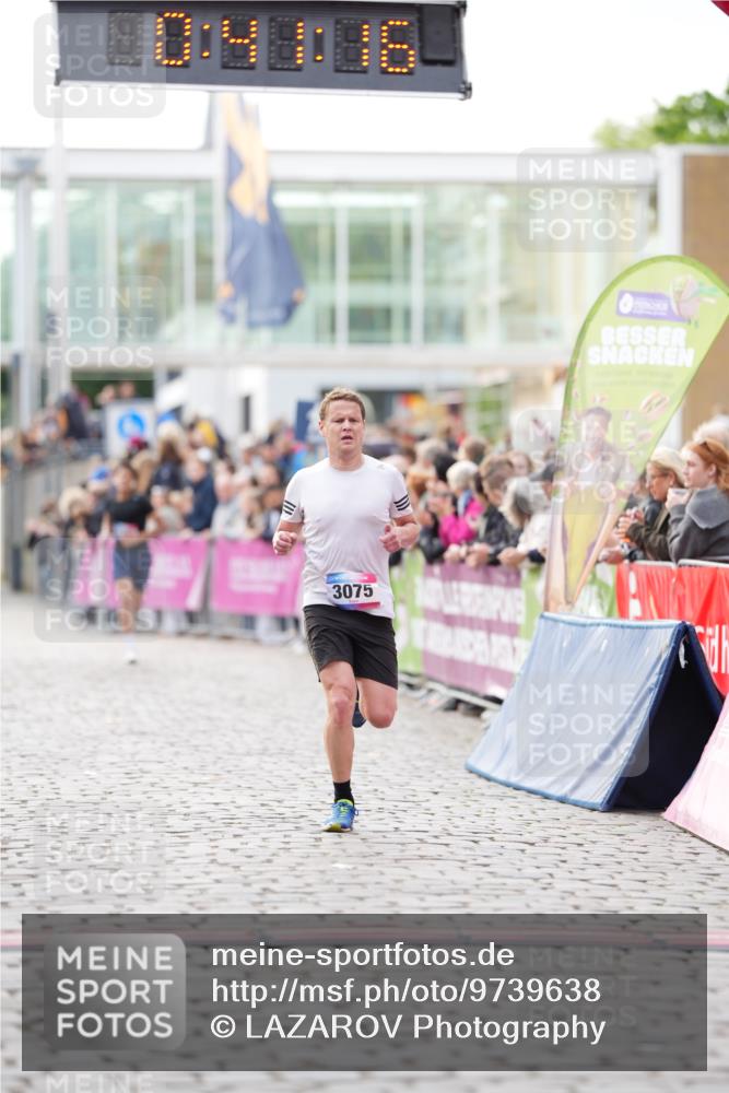 12.06.2026 - Holstenköstenlauf LAZAROV Photography http://msf.ph/oto/9739638 12.06.2026 19:41:15 Laufen 3075, 3235 meine-sportfotos.de