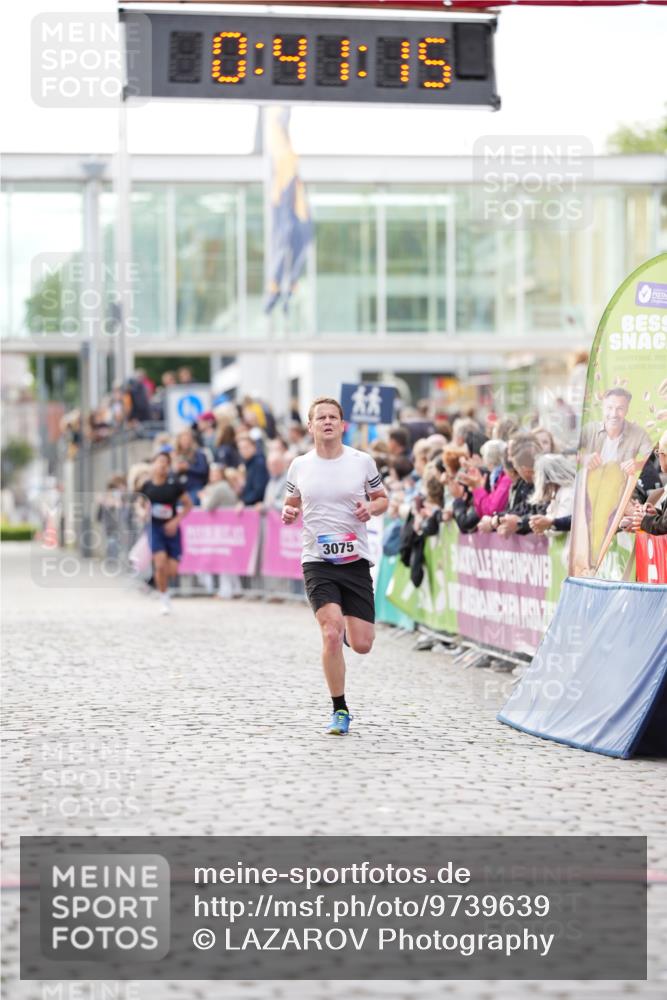 12.06.2026 - Holstenköstenlauf LAZAROV Photography http://msf.ph/oto/9739639 12.06.2026 19:41:15 Laufen 3075, 3235 meine-sportfotos.de