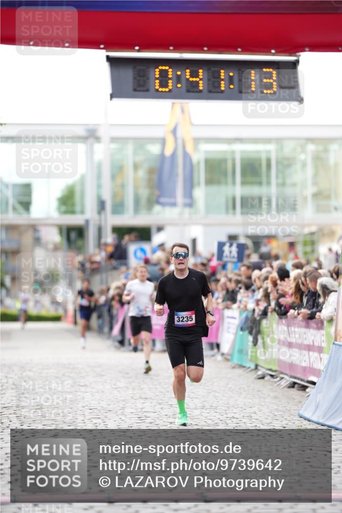 12.06.2026 - Holstenköstenlauf LAZAROV Photography http://msf.ph/oto/9739642 12.06.2026 19:41:12 Laufen 3075, 3235 meine-sportfotos.de
