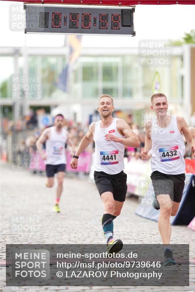 12.06.2026 - Holstenköstenlauf LAZAROV Photography http://msf.ph/oto/9739646 12.06.2026 19:40:58 Laufen 3211, 3761, 4421, 4432, 4441 meine-sportfotos.de
