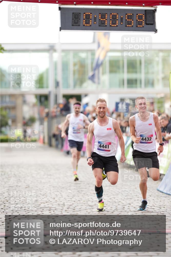 12.06.2026 - Holstenköstenlauf LAZAROV Photography http://msf.ph/oto/9739647 12.06.2026 19:40:58 Laufen 3211, 3761, 4421, 4432, 4441 meine-sportfotos.de