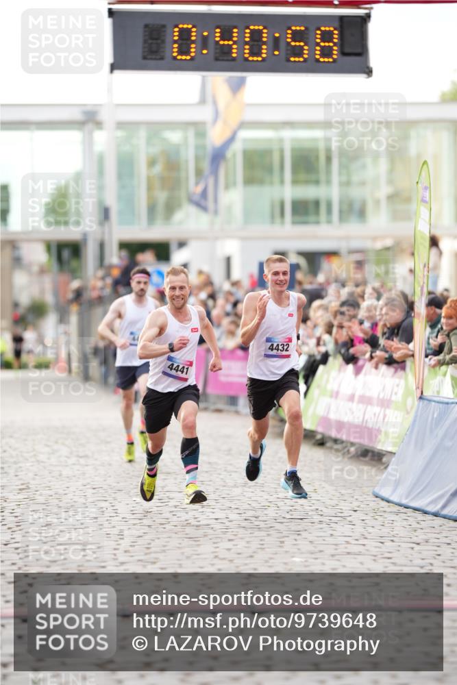 12.06.2026 - Holstenköstenlauf LAZAROV Photography http://msf.ph/oto/9739648 12.06.2026 19:40:57 Laufen 3211, 3761, 4421, 4432, 4441 meine-sportfotos.de