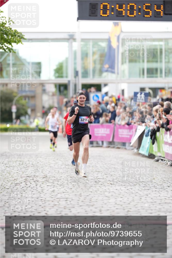 12.06.2026 - Holstenköstenlauf LAZAROV Photography http://msf.ph/oto/9739655 12.06.2026 19:40:53 Laufen 3211, 3761 meine-sportfotos.de