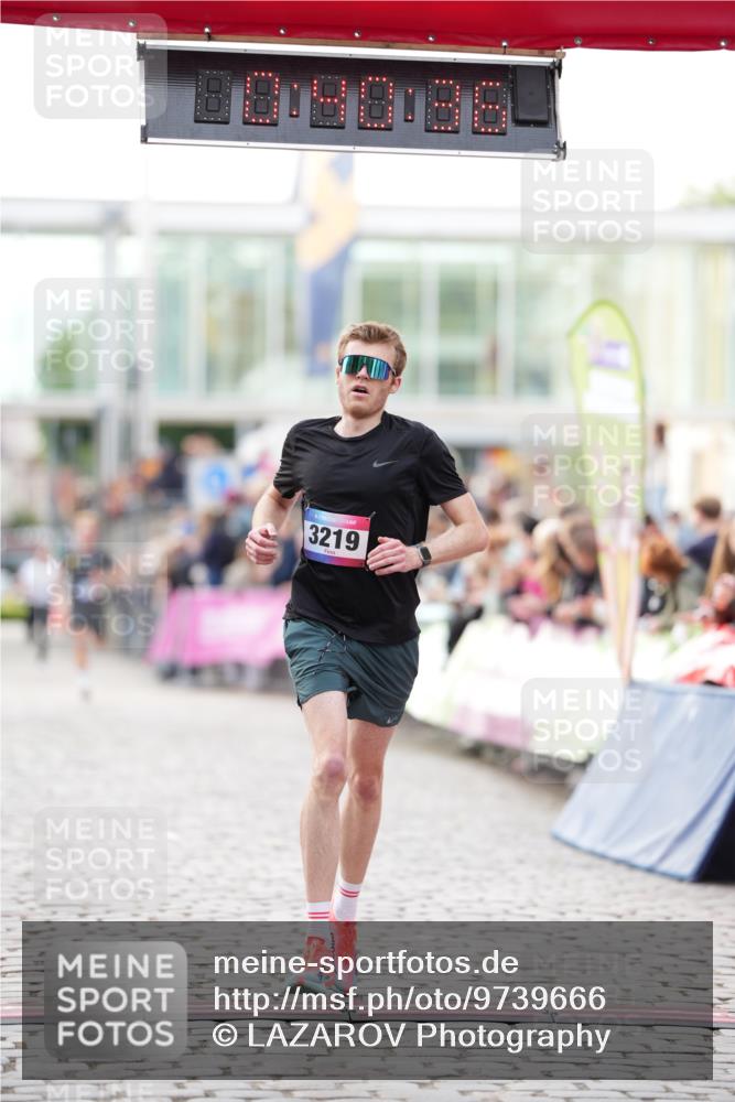 12.06.2026 - Holstenköstenlauf LAZAROV Photography http://msf.ph/oto/9739666 12.06.2026 19:40:35 Laufen 3219, 3510 meine-sportfotos.de