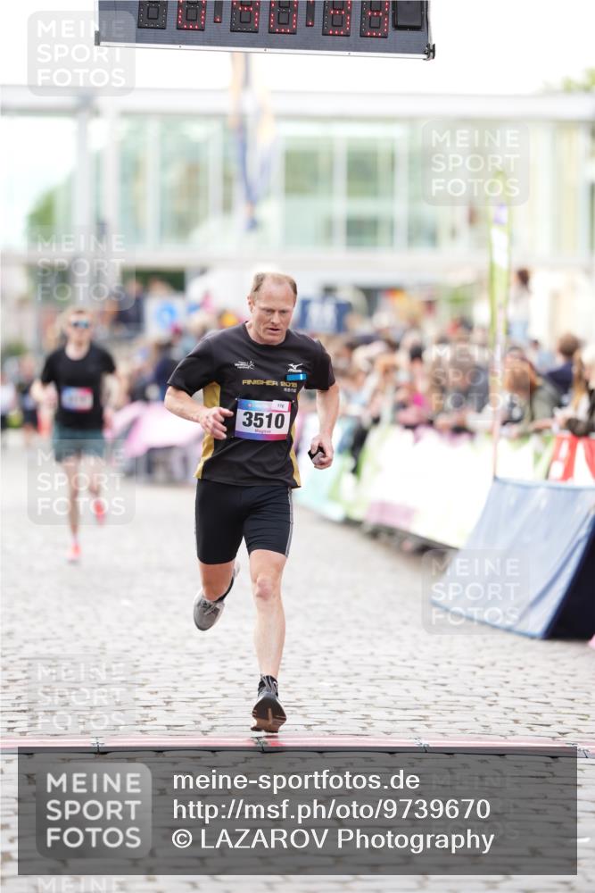 12.06.2026 - Holstenköstenlauf LAZAROV Photography http://msf.ph/oto/9739670 12.06.2026 19:40:32 Laufen 3219, 3510 meine-sportfotos.de