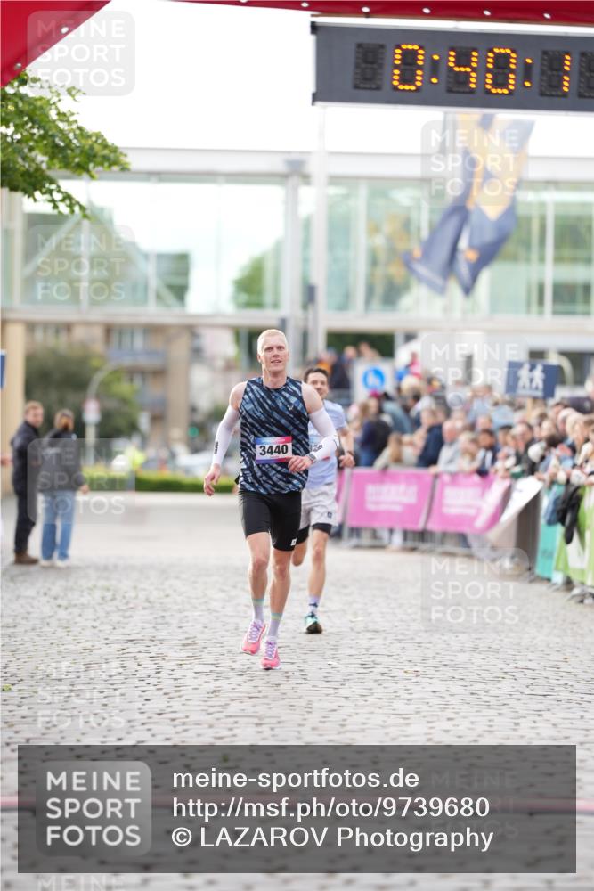 12.06.2026 - Holstenköstenlauf LAZAROV Photography http://msf.ph/oto/9739680 12.06.2026 19:40:10 Laufen 3271, 3440 meine-sportfotos.de