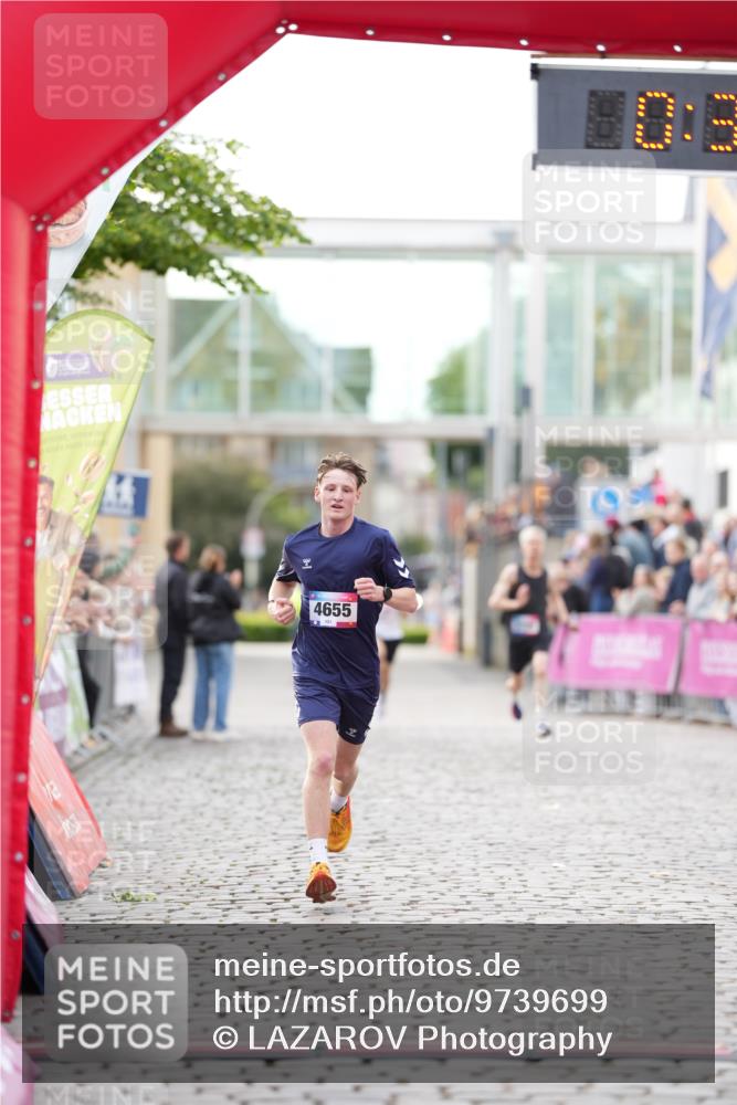 12.06.2026 - Holstenköstenlauf LAZAROV Photography http://msf.ph/oto/9739699 12.06.2026 19:39:43 Laufen 3700, 4640, 4655 meine-sportfotos.de