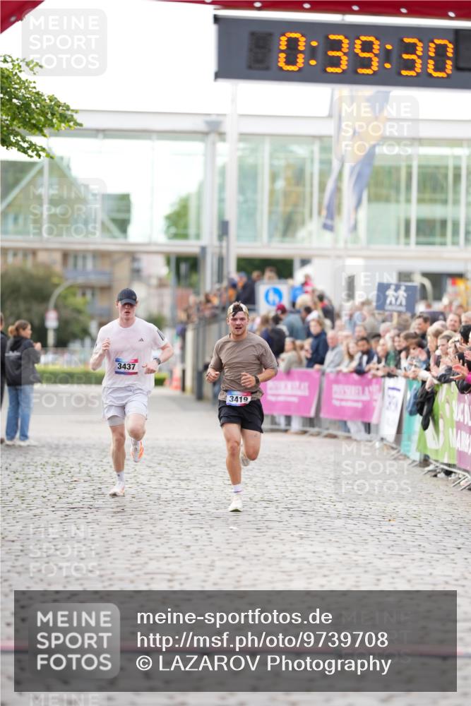 12.06.2026 - Holstenköstenlauf LAZAROV Photography http://msf.ph/oto/9739708 12.06.2026 19:39:29 Laufen 3419, 3437 meine-sportfotos.de