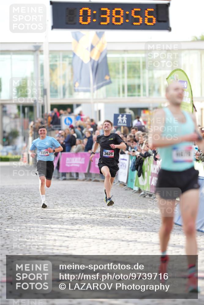 12.06.2026 - Holstenköstenlauf LAZAROV Photography http://msf.ph/oto/9739716 12.06.2026 19:38:55 Laufen 3354, 3625, 4678 meine-sportfotos.de