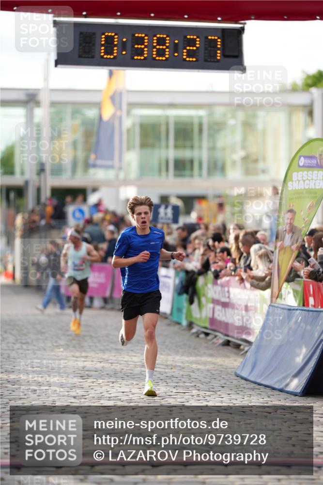 12.06.2026 - Holstenköstenlauf LAZAROV Photography http://msf.ph/oto/9739728 12.06.2026 19:38:26 Laufen 4422 meine-sportfotos.de