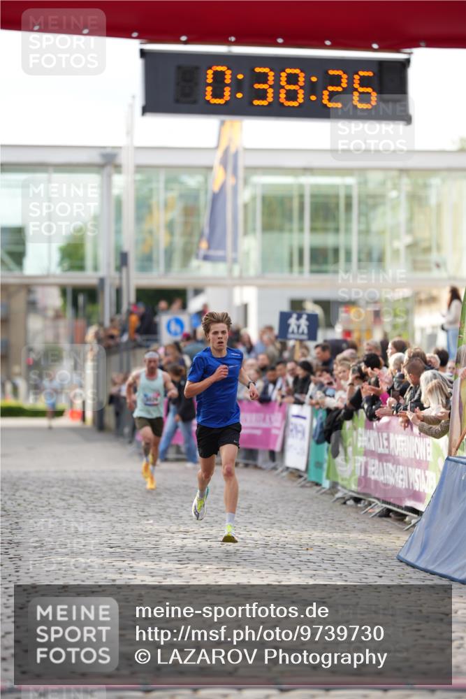 12.06.2026 - Holstenköstenlauf LAZAROV Photography http://msf.ph/oto/9739730 12.06.2026 19:38:26 Laufen 4422 meine-sportfotos.de