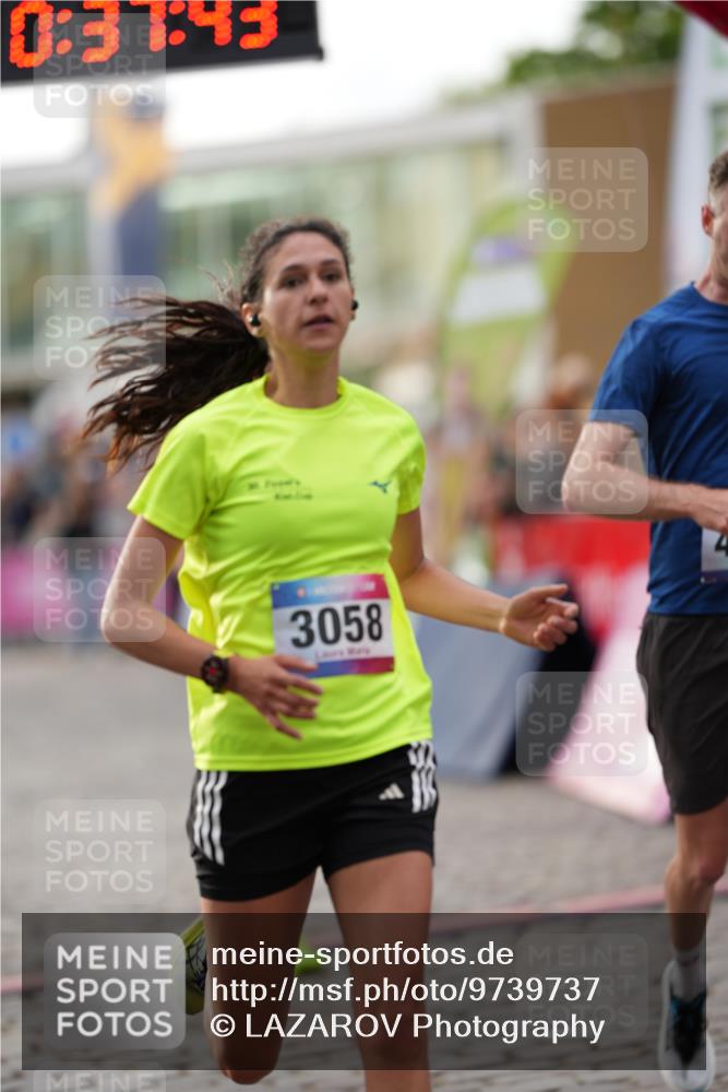 12.06.2026 - Holstenköstenlauf LAZAROV Photography http://msf.ph/oto/9739737 12.06.2026 19:37:42 Laufen 3058, 4639, 4816, 4819 meine-sportfotos.de