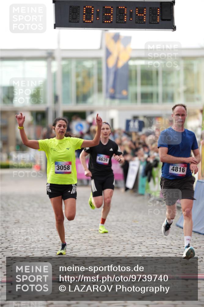 12.06.2026 - Holstenköstenlauf LAZAROV Photography http://msf.ph/oto/9739740 12.06.2026 19:37:41 Laufen 3058, 4639, 4816, 4819 meine-sportfotos.de