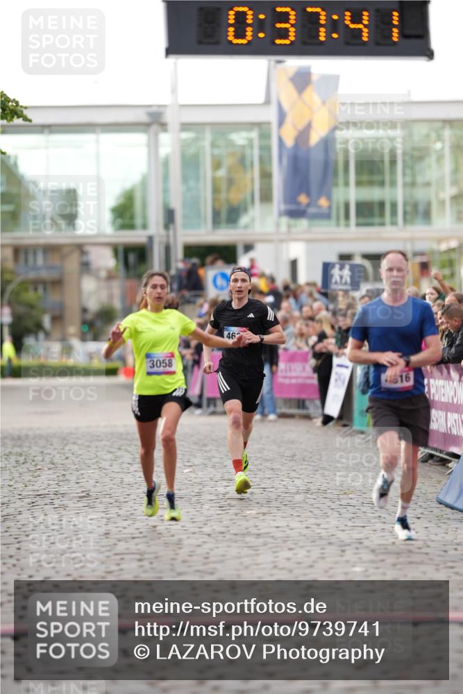12.06.2026 - Holstenköstenlauf LAZAROV Photography http://msf.ph/oto/9739741 12.06.2026 19:37:40 Laufen 3058, 4639, 4816, 4819 meine-sportfotos.de