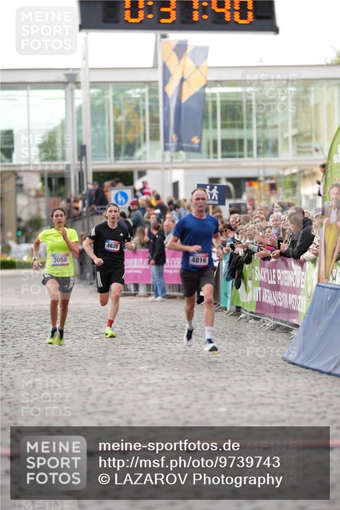 12.06.2026 - Holstenköstenlauf LAZAROV Photography http://msf.ph/oto/9739743 12.06.2026 19:37:39 Laufen 3058, 4639, 4816, 4819 meine-sportfotos.de