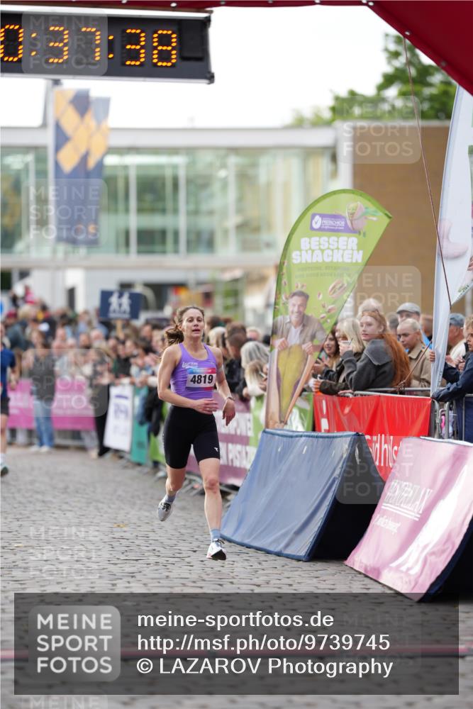 12.06.2026 - Holstenköstenlauf LAZAROV Photography http://msf.ph/oto/9739745 12.06.2026 19:37:37 Laufen 3058, 4816, 4819 meine-sportfotos.de
