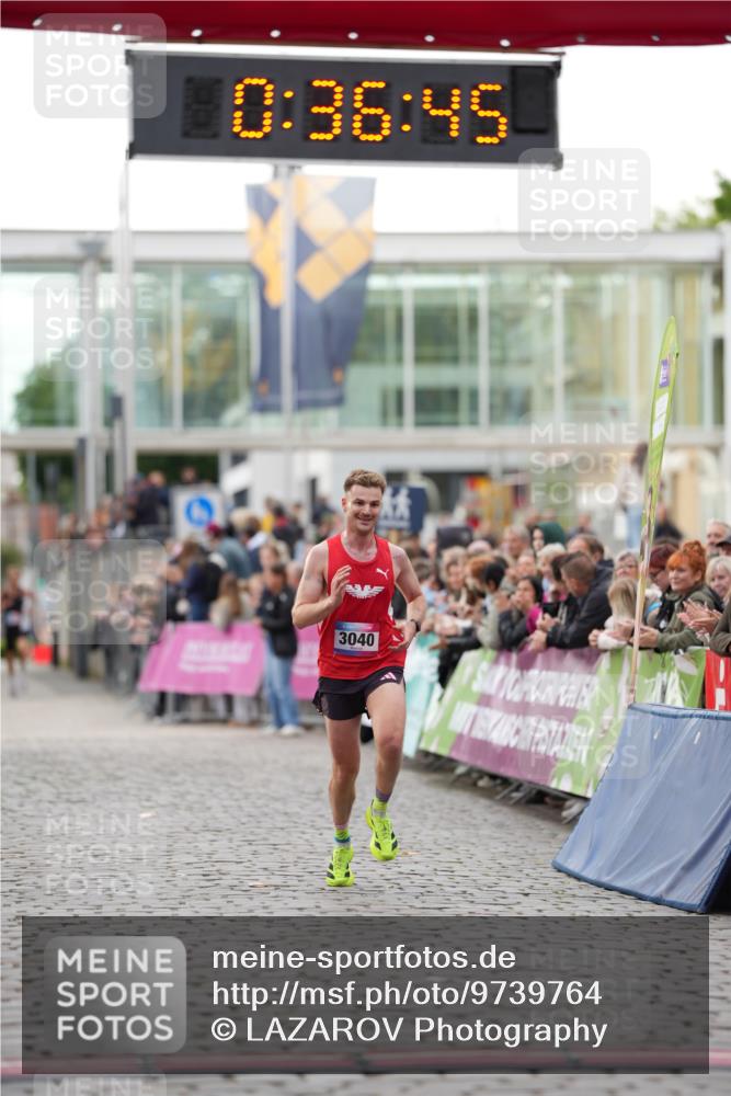 12.06.2026 - Holstenköstenlauf LAZAROV Photography http://msf.ph/oto/9739764 12.06.2026 19:36:45 Laufen 3040 meine-sportfotos.de