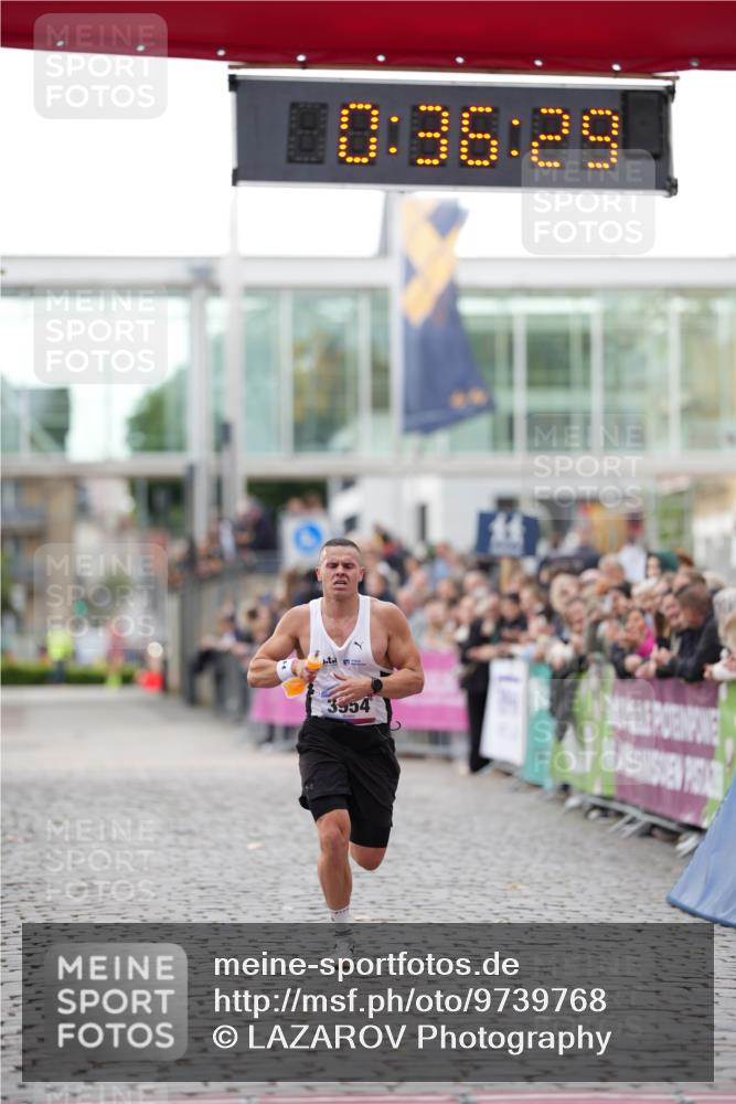 12.06.2026 - Holstenköstenlauf LAZAROV Photography http://msf.ph/oto/9739768 12.06.2026 19:36:28 Laufen 3954 meine-sportfotos.de