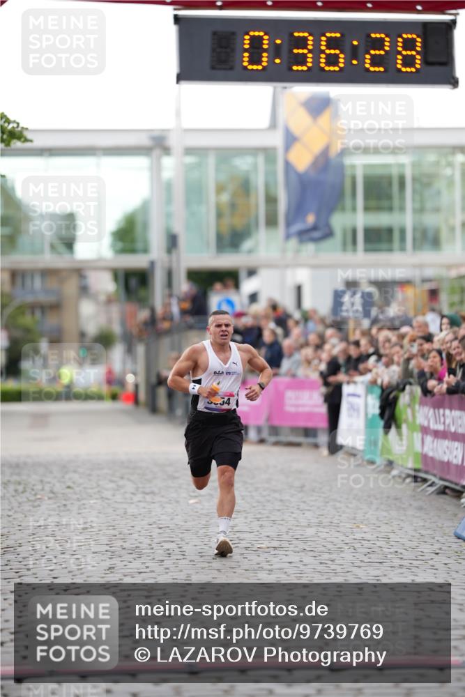 12.06.2026 - Holstenköstenlauf LAZAROV Photography http://msf.ph/oto/9739769 12.06.2026 19:36:28 Laufen 3954 meine-sportfotos.de