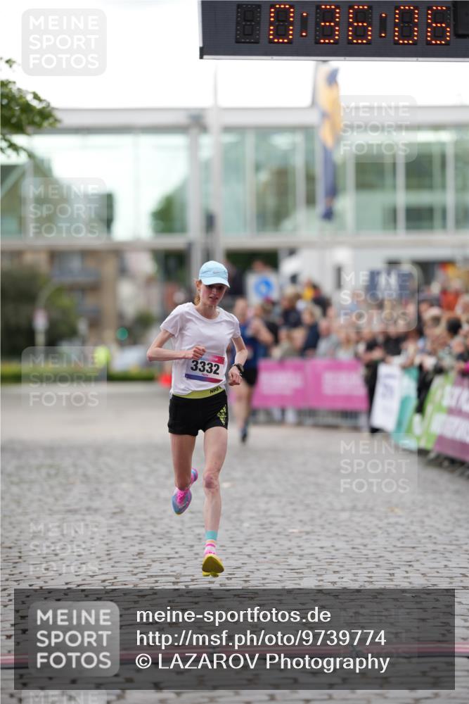 12.06.2026 - Holstenköstenlauf LAZAROV Photography http://msf.ph/oto/9739774 12.06.2026 19:36:05 Laufen 3332 meine-sportfotos.de