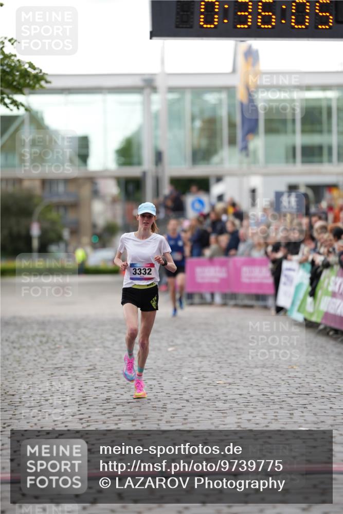 12.06.2026 - Holstenköstenlauf LAZAROV Photography http://msf.ph/oto/9739775 12.06.2026 19:36:05 Laufen 3332 meine-sportfotos.de