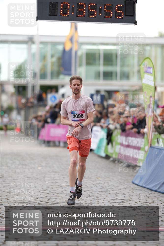 12.06.2026 - Holstenköstenlauf LAZAROV Photography http://msf.ph/oto/9739776 12.06.2026 19:35:54 Laufen 3096 meine-sportfotos.de