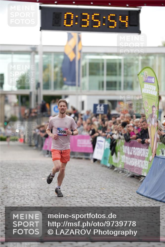 12.06.2026 - Holstenköstenlauf LAZAROV Photography http://msf.ph/oto/9739778 12.06.2026 19:35:53 Laufen 3096 meine-sportfotos.de