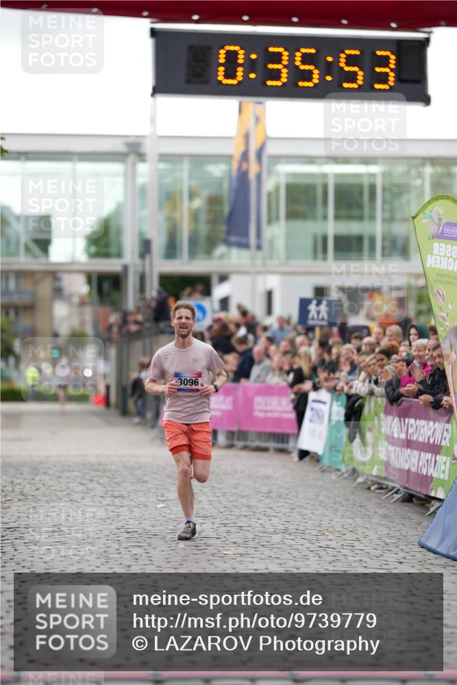 12.06.2026 - Holstenköstenlauf LAZAROV Photography http://msf.ph/oto/9739779 12.06.2026 19:35:53 Laufen 3096 meine-sportfotos.de