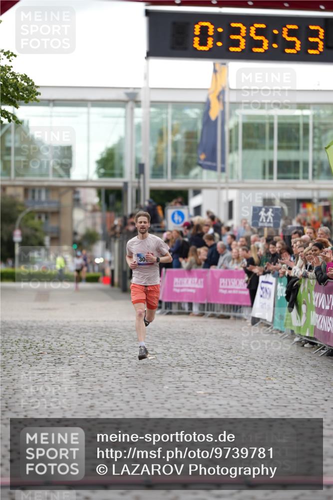12.06.2026 - Holstenköstenlauf LAZAROV Photography http://msf.ph/oto/9739781 12.06.2026 19:35:52 Laufen 3096 meine-sportfotos.de