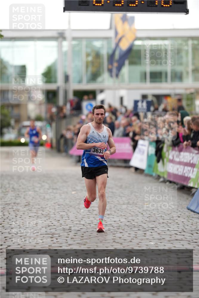 12.06.2026 - Holstenköstenlauf LAZAROV Photography http://msf.ph/oto/9739788 12.06.2026 19:35:15 Laufen 3633 meine-sportfotos.de