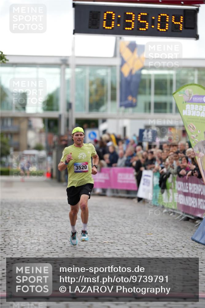 12.06.2026 - Holstenköstenlauf LAZAROV Photography http://msf.ph/oto/9739791 12.06.2026 19:35:04 Laufen 3520 meine-sportfotos.de