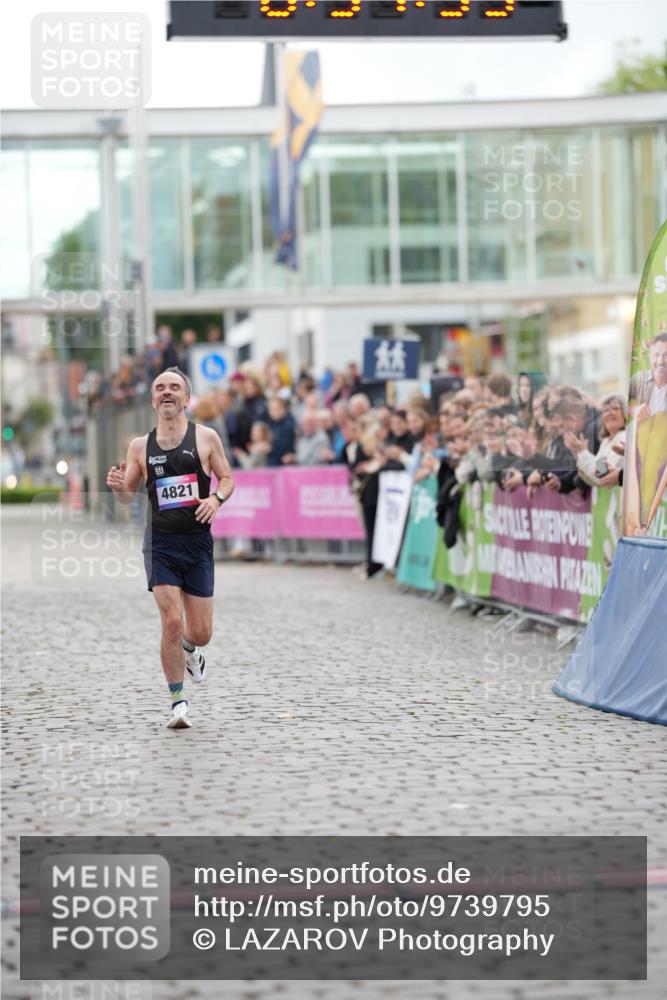 12.06.2026 - Holstenköstenlauf LAZAROV Photography http://msf.ph/oto/9739795 12.06.2026 19:34:38 Laufen 3646, 4821 meine-sportfotos.de
