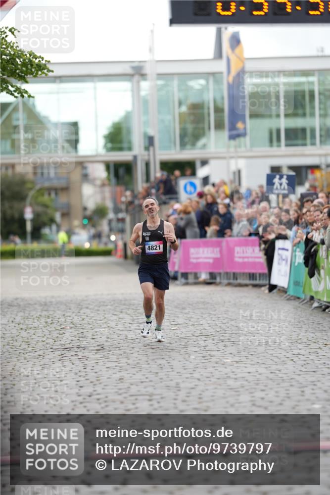 12.06.2026 - Holstenköstenlauf LAZAROV Photography http://msf.ph/oto/9739797 12.06.2026 19:34:38 Laufen 3646, 4821 meine-sportfotos.de