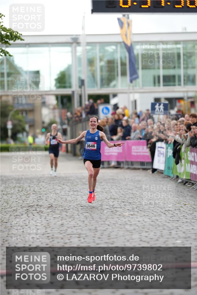 12.06.2026 - Holstenköstenlauf LAZAROV Photography http://msf.ph/oto/9739802 12.06.2026 19:34:35 Laufen 3646 meine-sportfotos.de