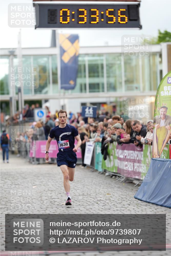 12.06.2026 - Holstenköstenlauf LAZAROV Photography http://msf.ph/oto/9739807 12.06.2026 19:33:55 Laufen 3630 meine-sportfotos.de