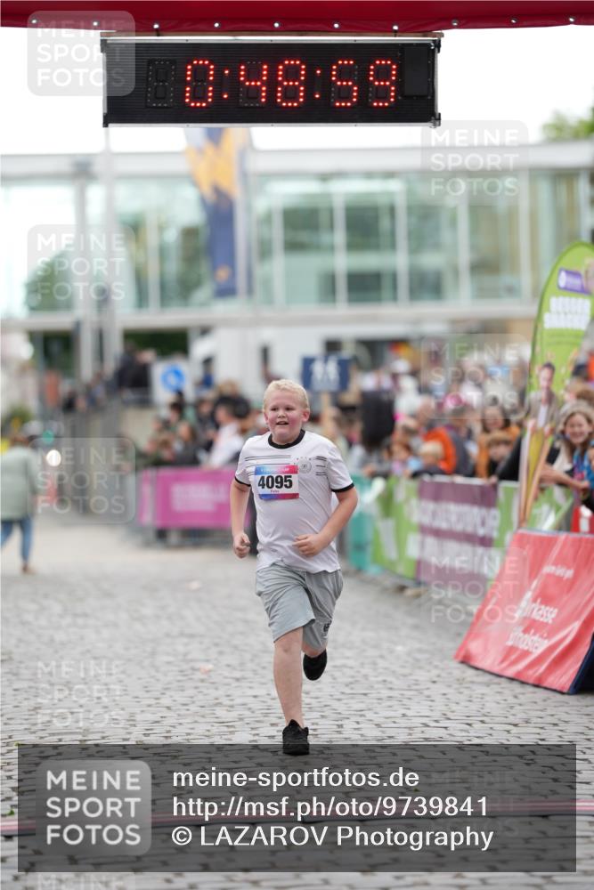12.06.2026 - Holstenköstenlauf LAZAROV Photography http://msf.ph/oto/9739841 12.06.2026 18:18:57 Laufen 4095 meine-sportfotos.de