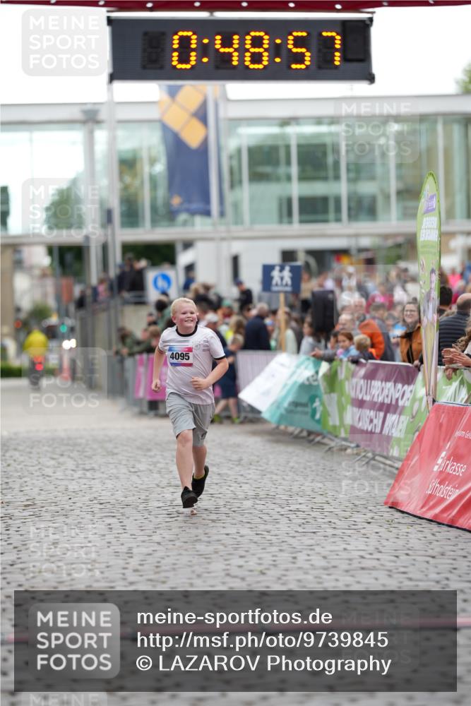 12.06.2026 - Holstenköstenlauf LAZAROV Photography http://msf.ph/oto/9739845 12.06.2026 18:18:55 Laufen 4095 meine-sportfotos.de